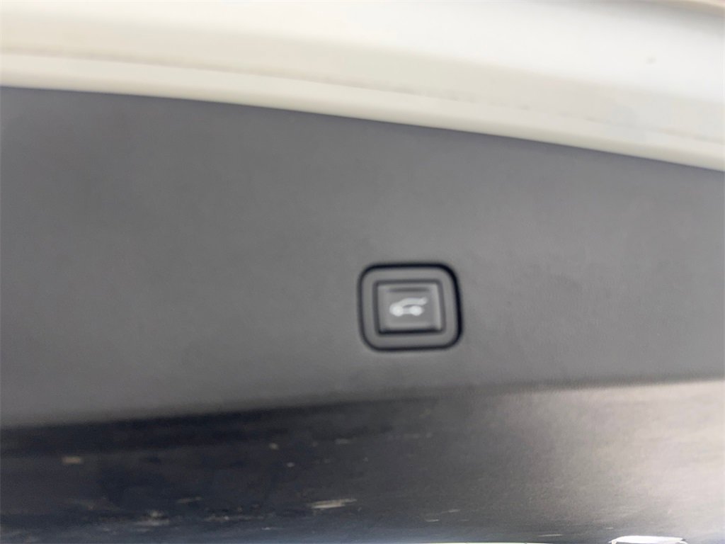 Used 2021 Cadillac XT6 Premium Luxury image 90