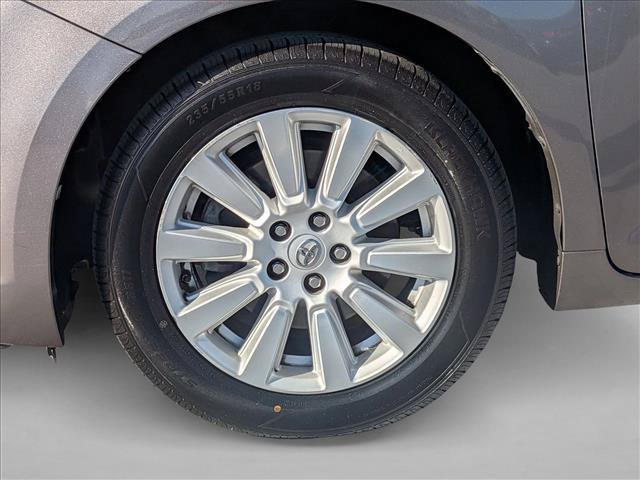 Used 2017 Toyota Sienna Limited w/ Preferred Accessory Package FWD image 24