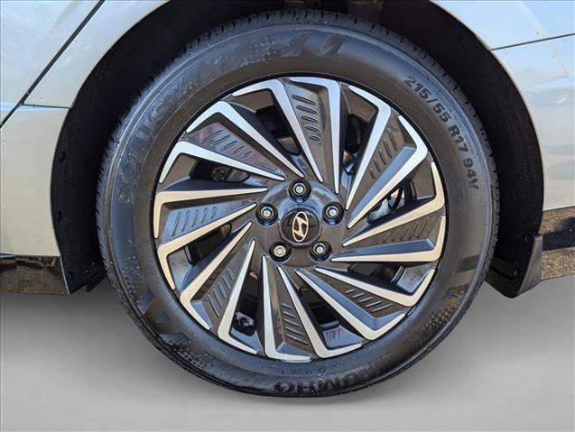 Certified 2025 Hyundai Sonata Limited FWD image 14