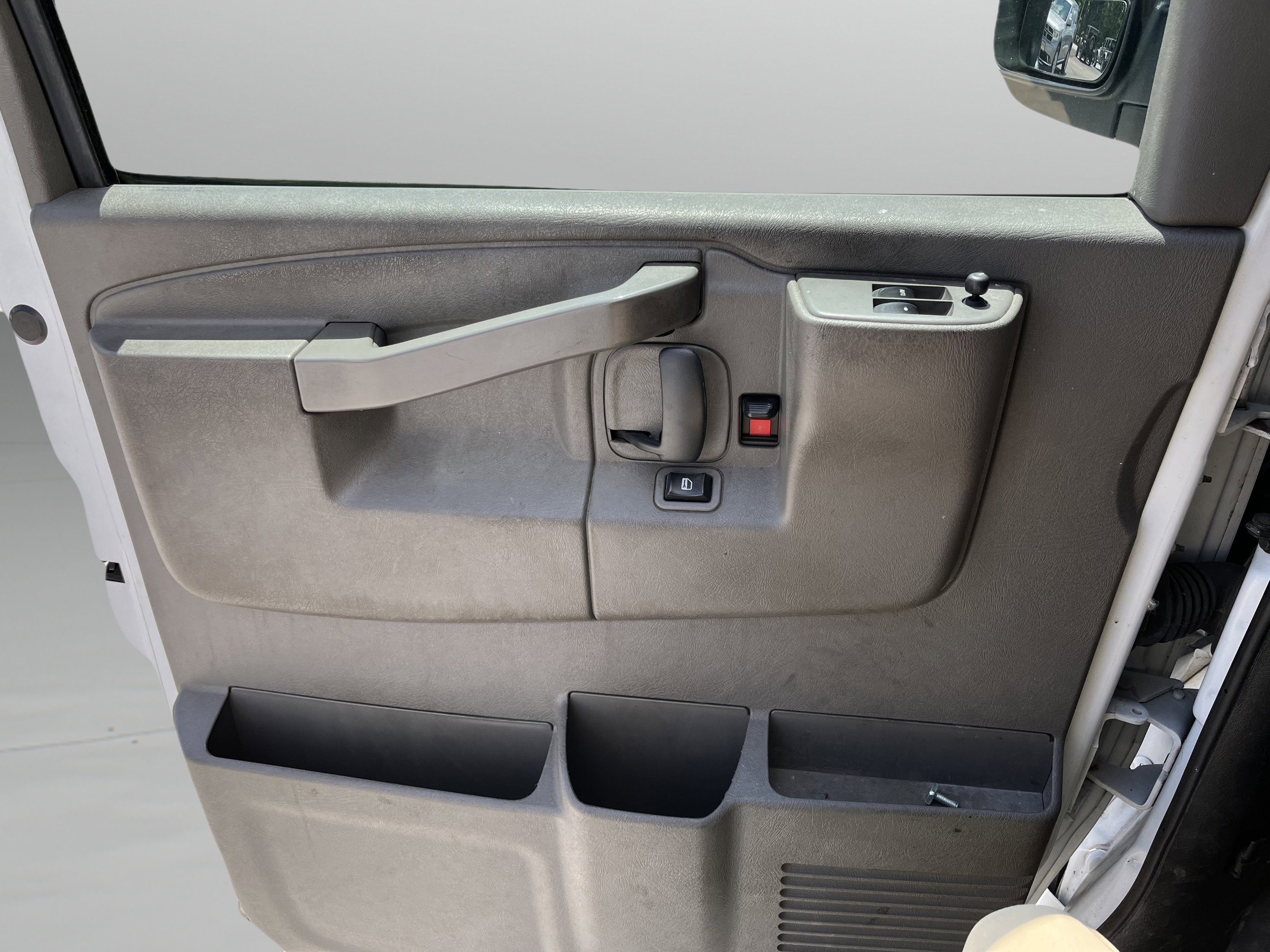 Used 2022 Chevrolet Express 2500 Extended w/ Driver Convenience Package image 15