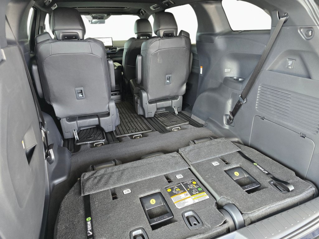 New 2026 Toyota Sienna Limited AWD/4WD image 17