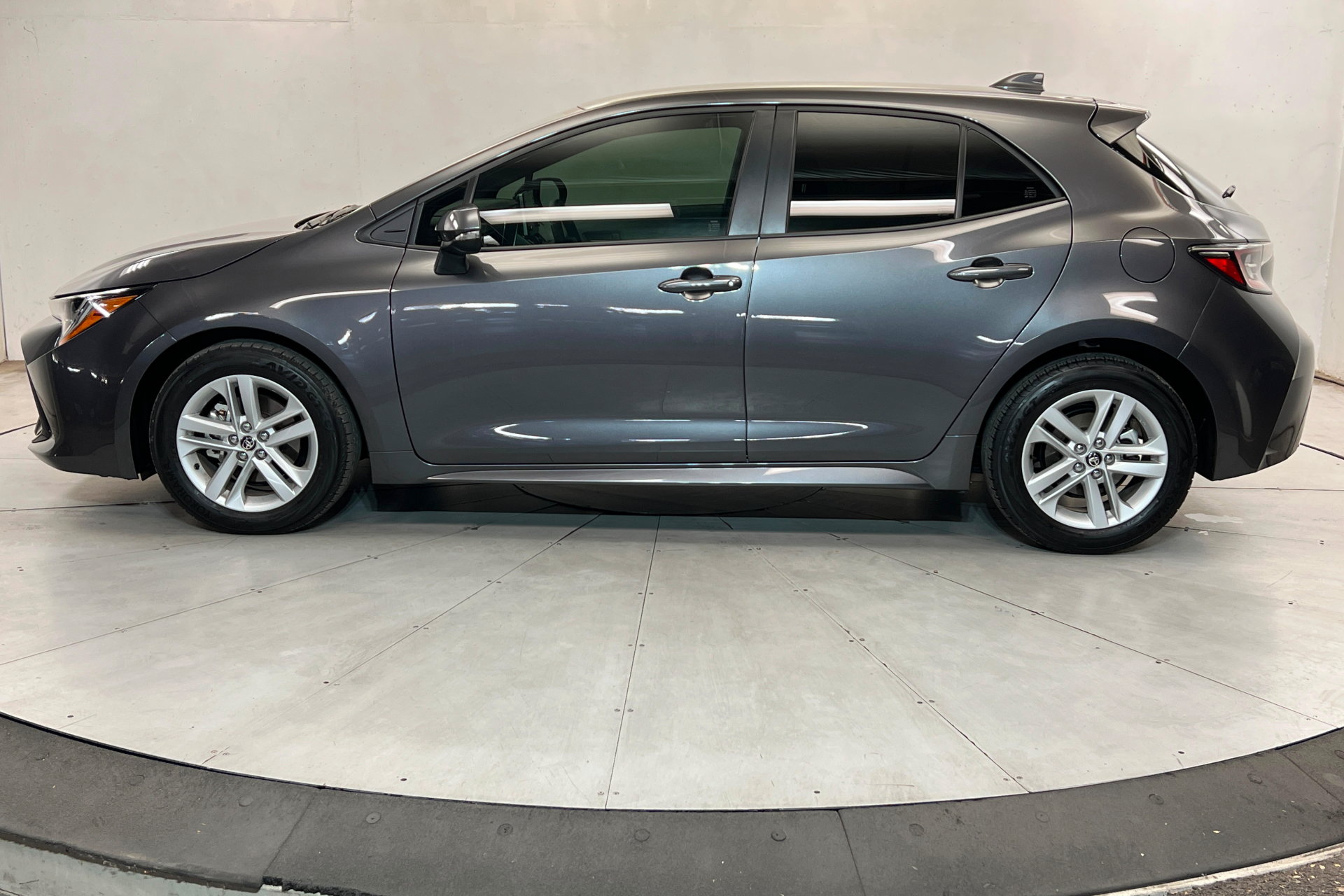 Certified 2022 Toyota Corolla SE FWD image 2