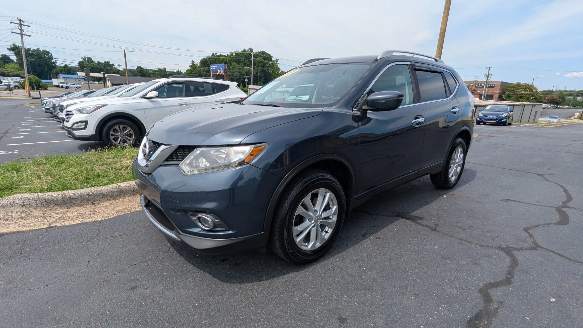 Used 2016 Nissan Rogue S AWD/4WD image 3
