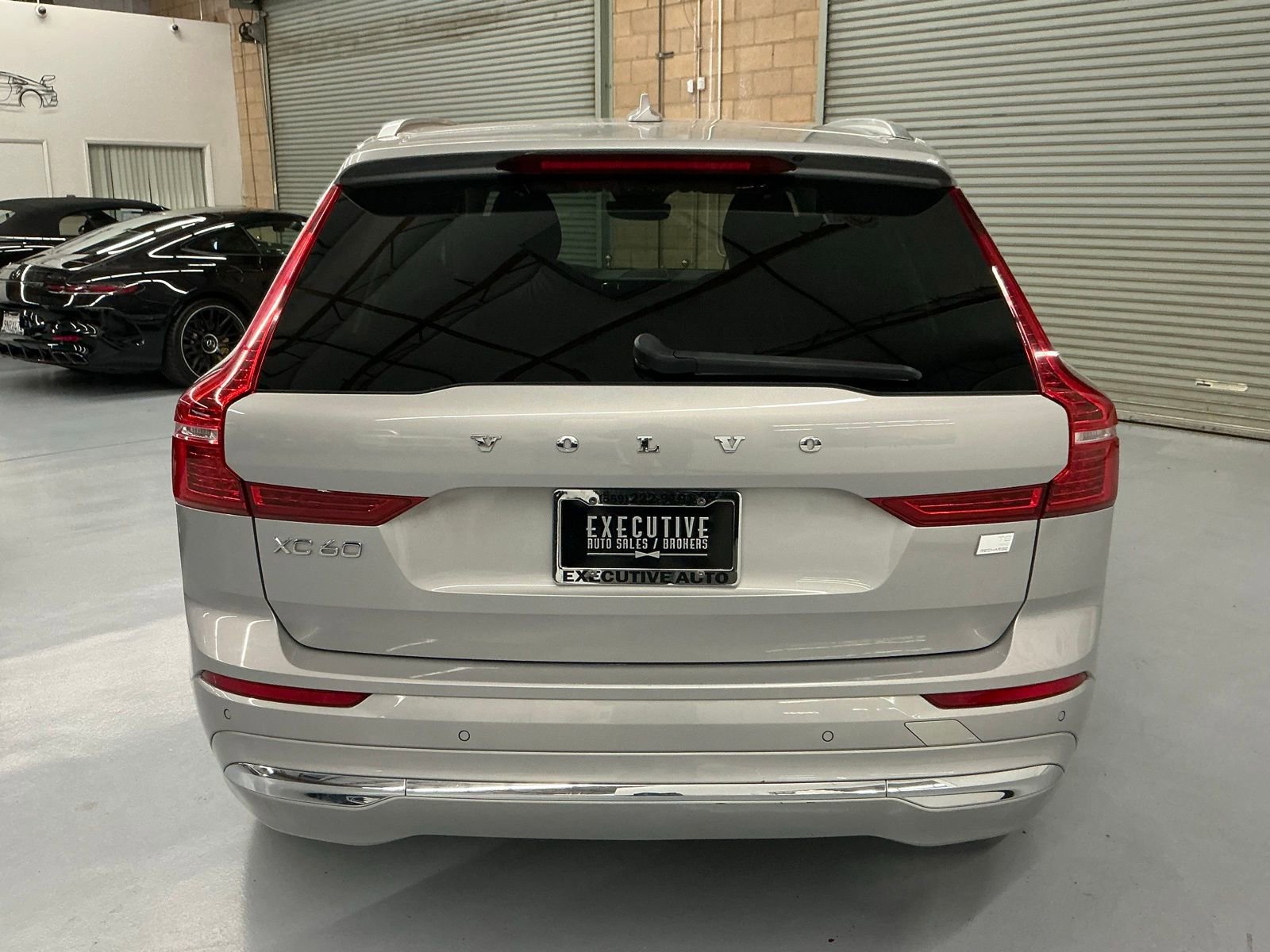 Used 2022 Volvo XC60 T8 Inscription Expression image 6