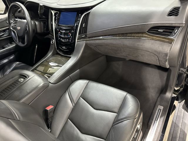 Certified 2020 Cadillac Escalade Platinum image 30