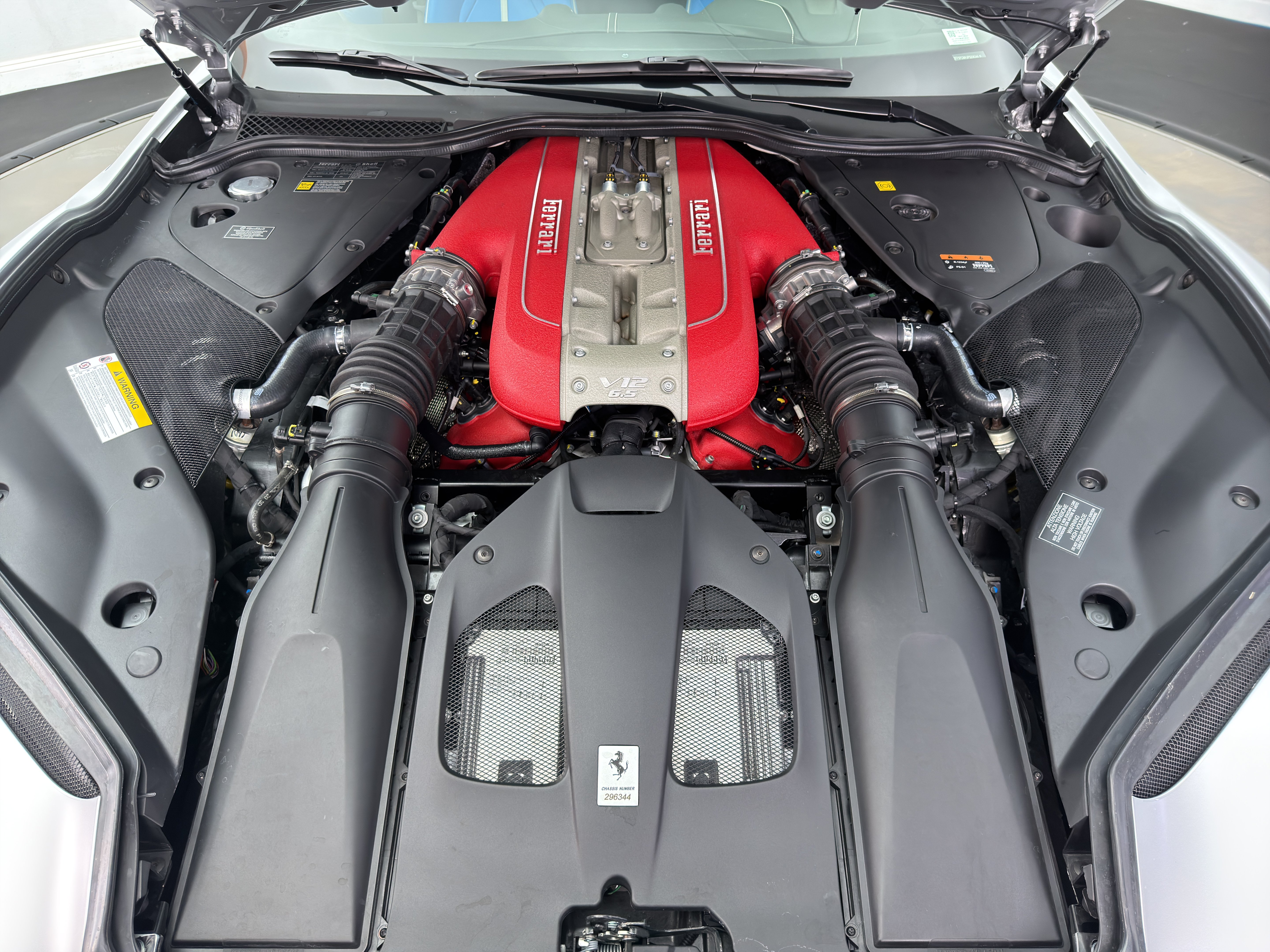 Used 2023 Ferrari 812 GTS RWD image 28