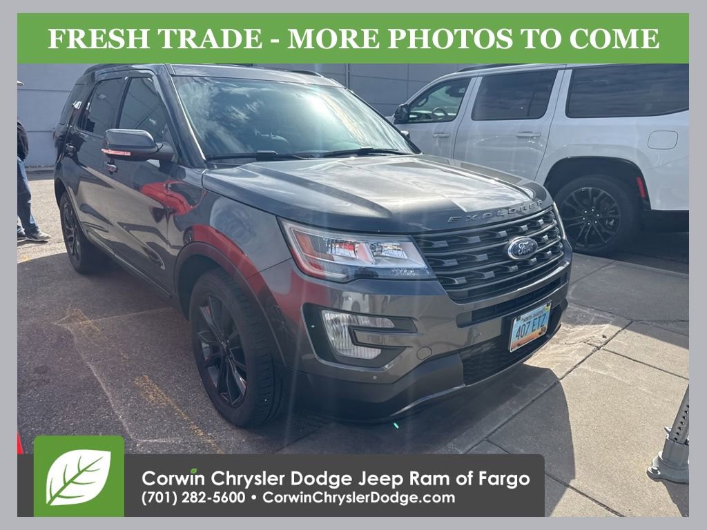 Used 2017 Ford Explorer XLT w/ Equipment Group 202A AWD/4WD image 1