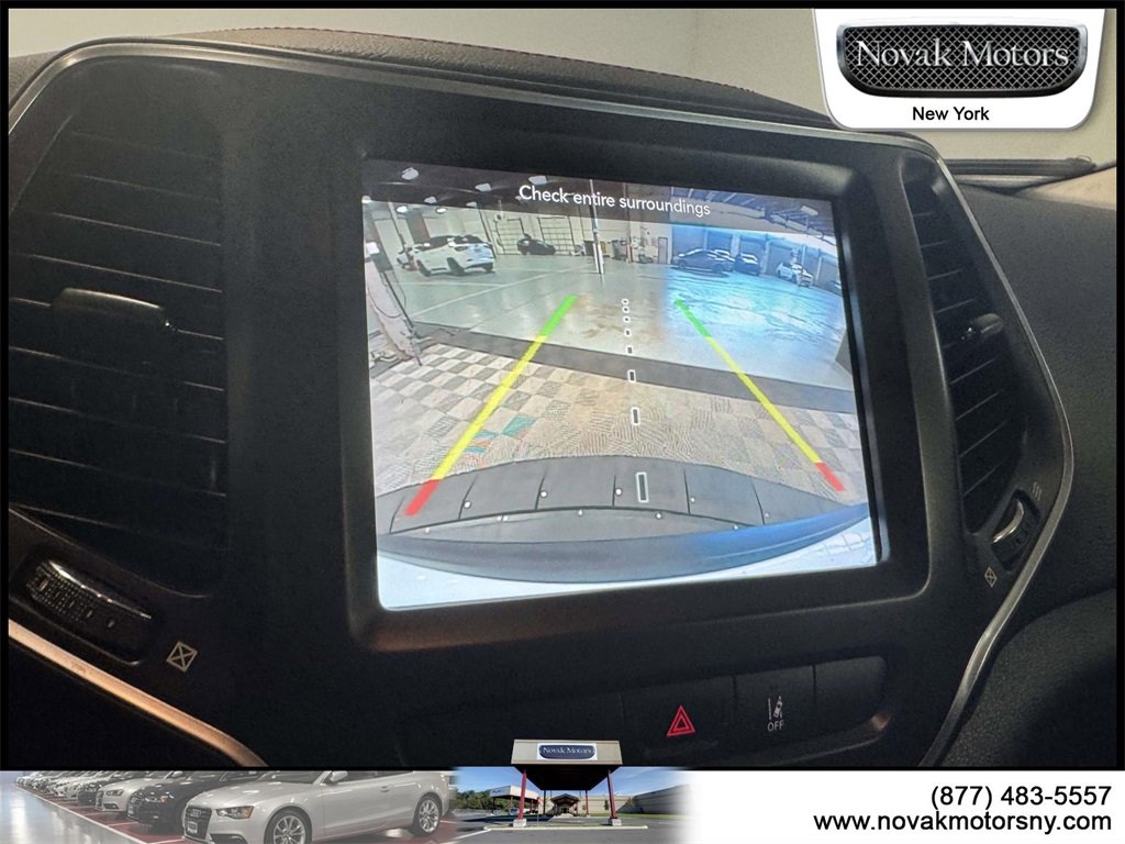 Used 2022 Jeep Cherokee Trailhawk image 21