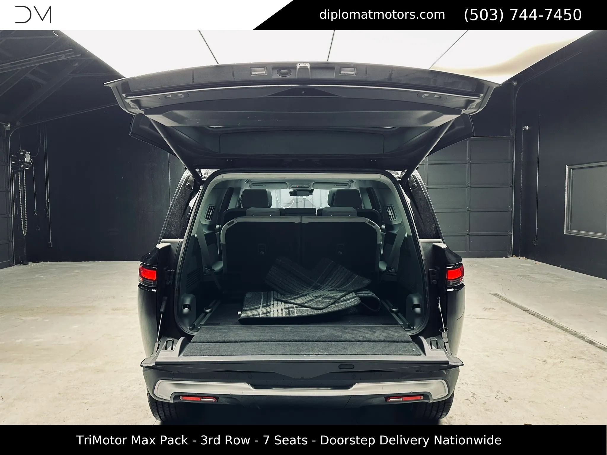 Used 2025 Rivian R1S Premium image 47