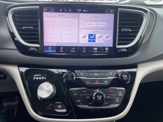 Used 2022 Chrysler Pacifica Touring-L image 24