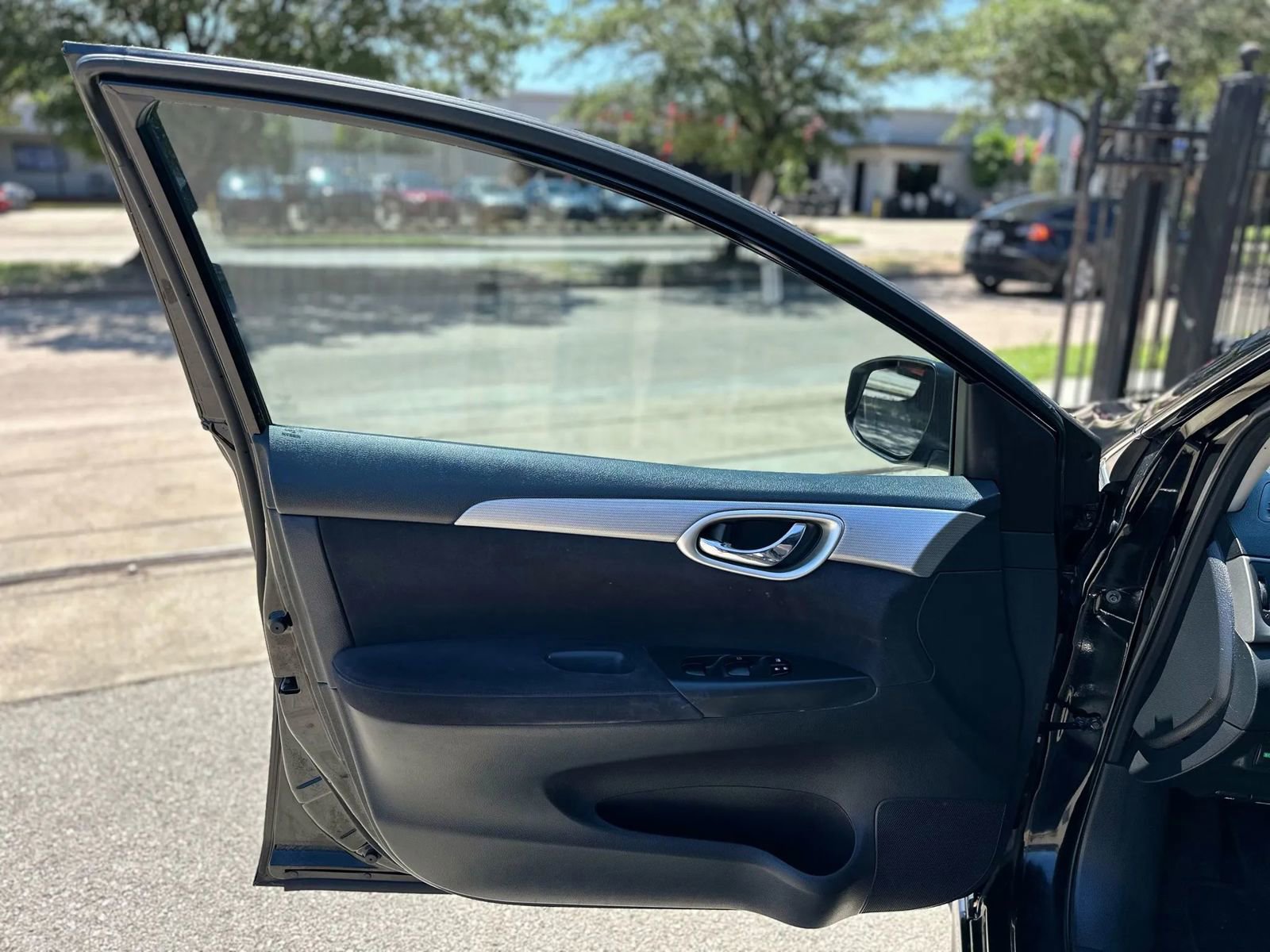 Used 2013 Nissan Sentra SR w/ Protection Pkg FWD image 14