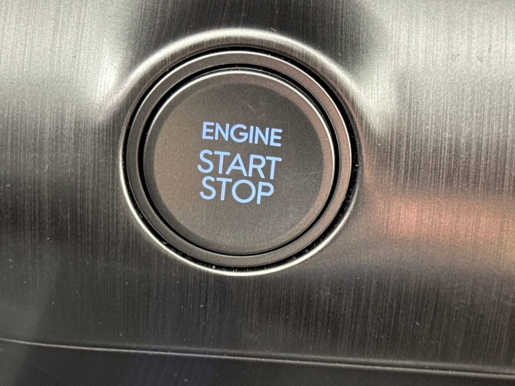 Certified 2025 Hyundai Kona SEL image 33