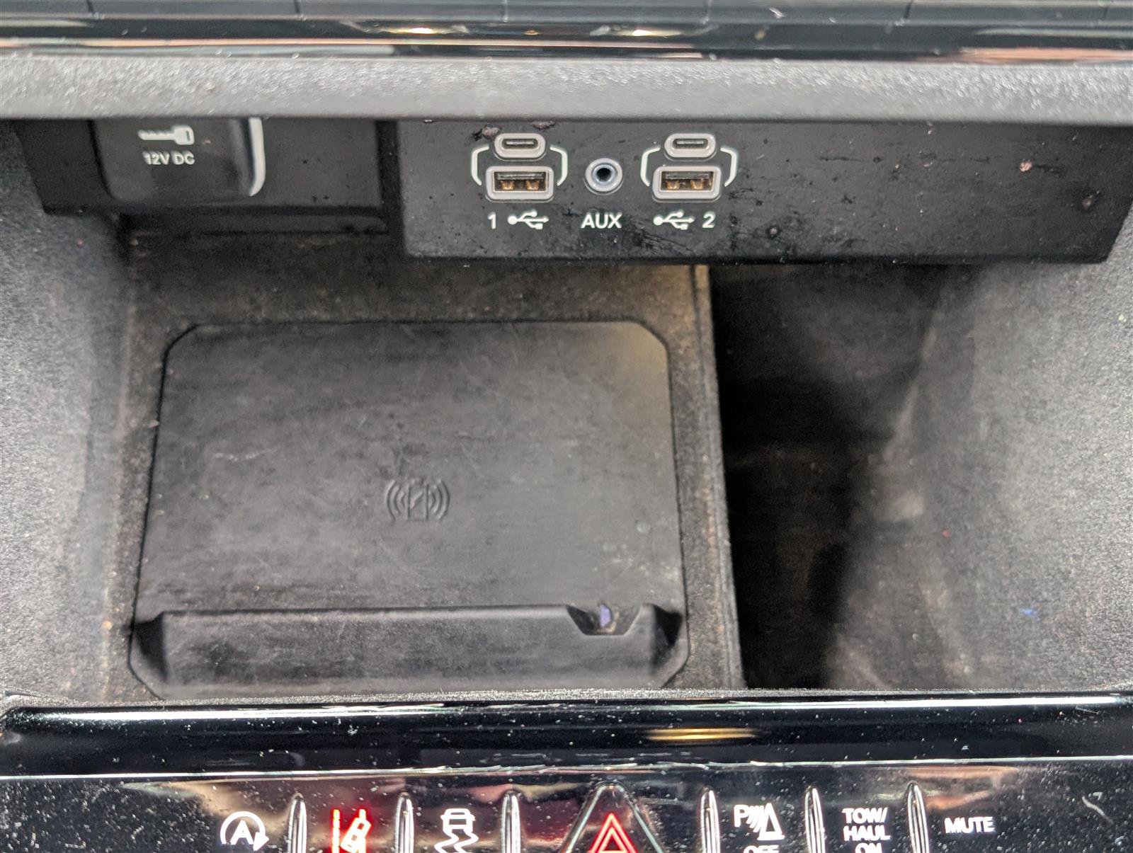 Used 2024 Jeep Wagoneer Series II w/ Flexible Seating Group image 27