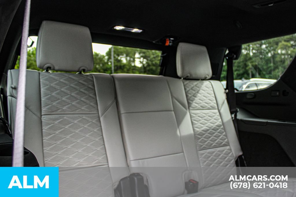 Used 2026 Cadillac Escalade Platinum Sport w/ LPO, Floor Liner Package AWD/4WD image 19
