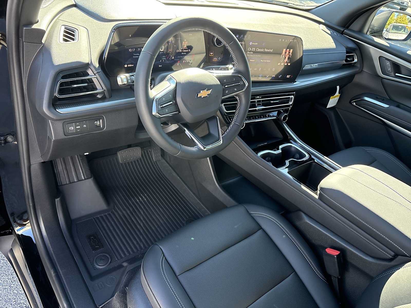 New 2027 Chevrolet Traverse LT w/ Driver Confidence Package FWD image 10
