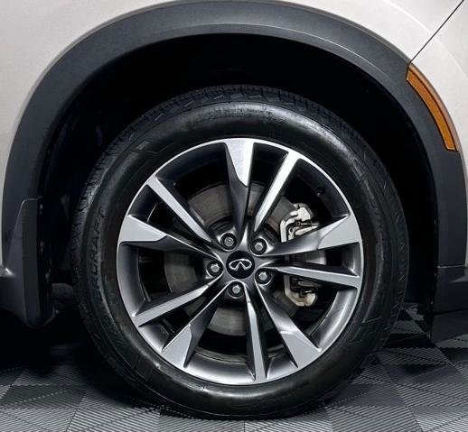 Certified 2023 INFINITI QX60 Luxe image 9