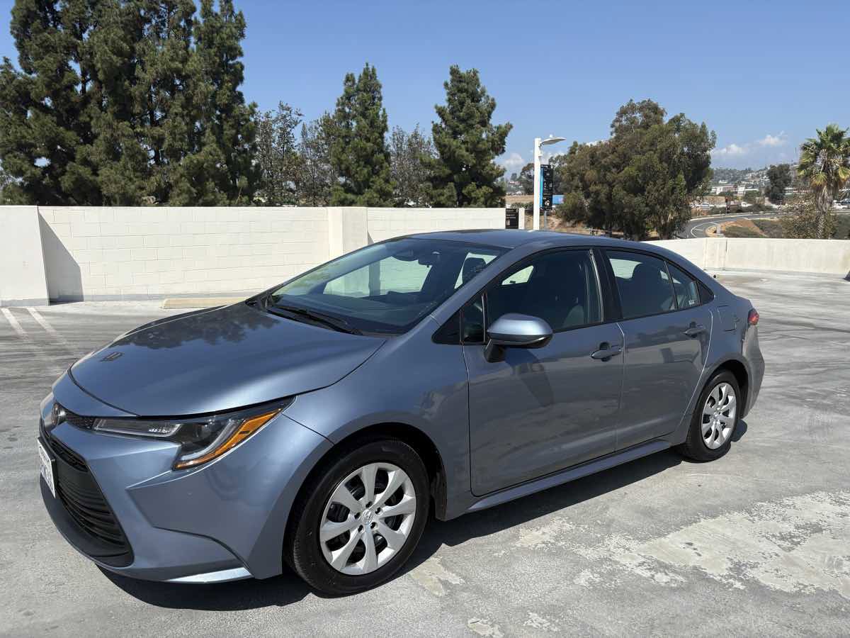 Used 2025 Toyota Corolla LE image 7