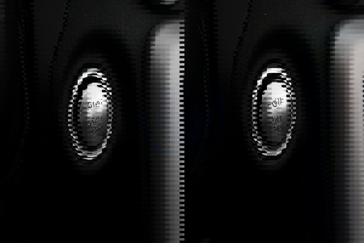 Used 2014 Mercedes-Benz SLK 250 image 16