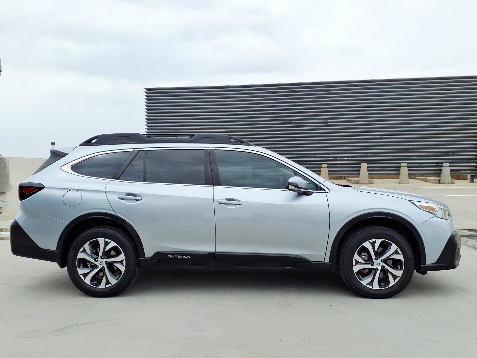 Used 2022 Subaru Outback Limited XT w/ Popular Package #2 AWD/4WD image 7