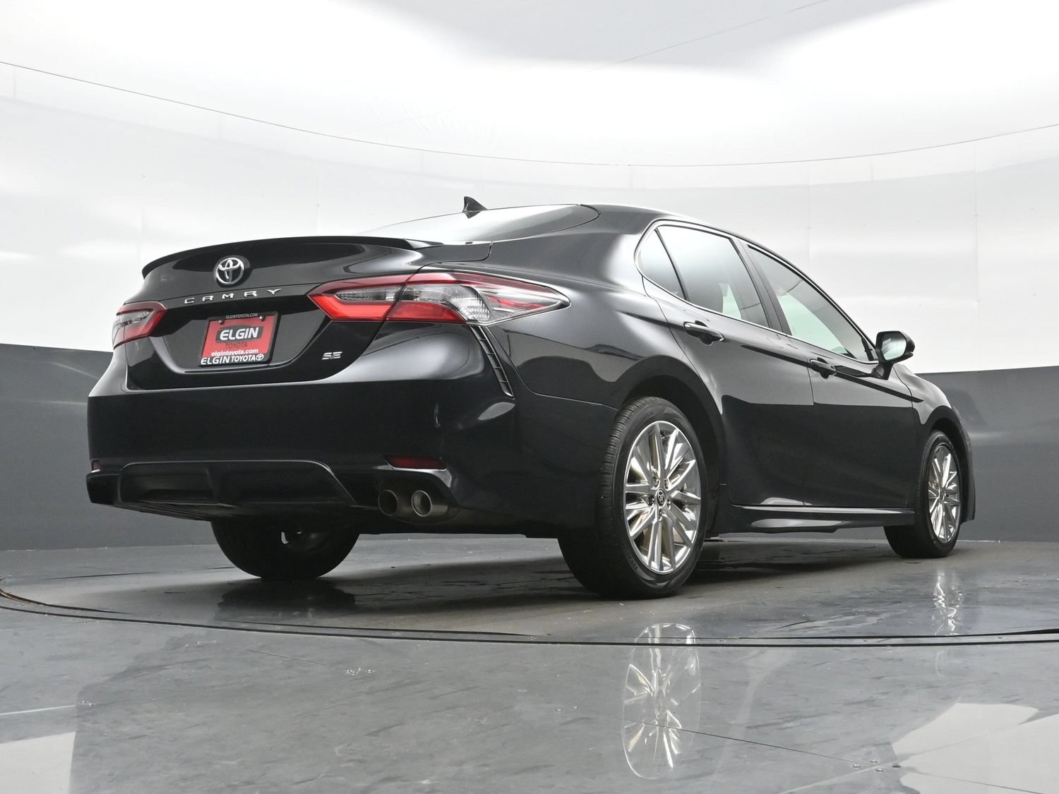 Used 2024 Toyota Camry SE FWD image 30
