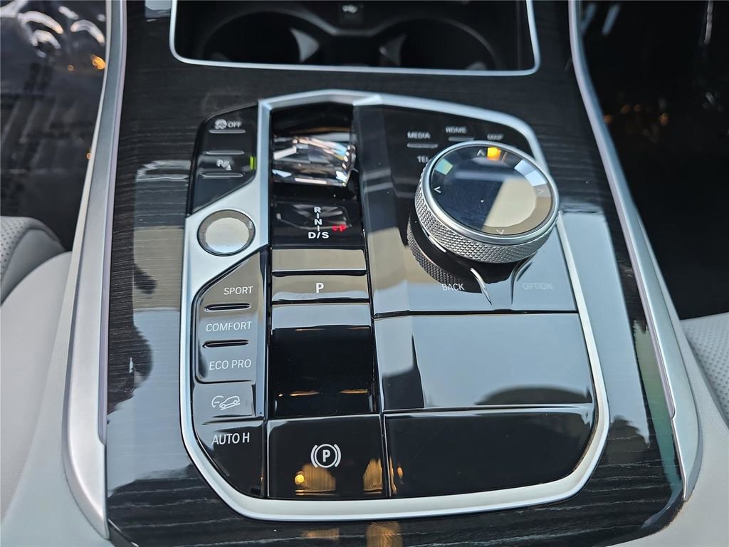 Used 2024 BMW X5 xDrive40i w/ Executive Package image 24