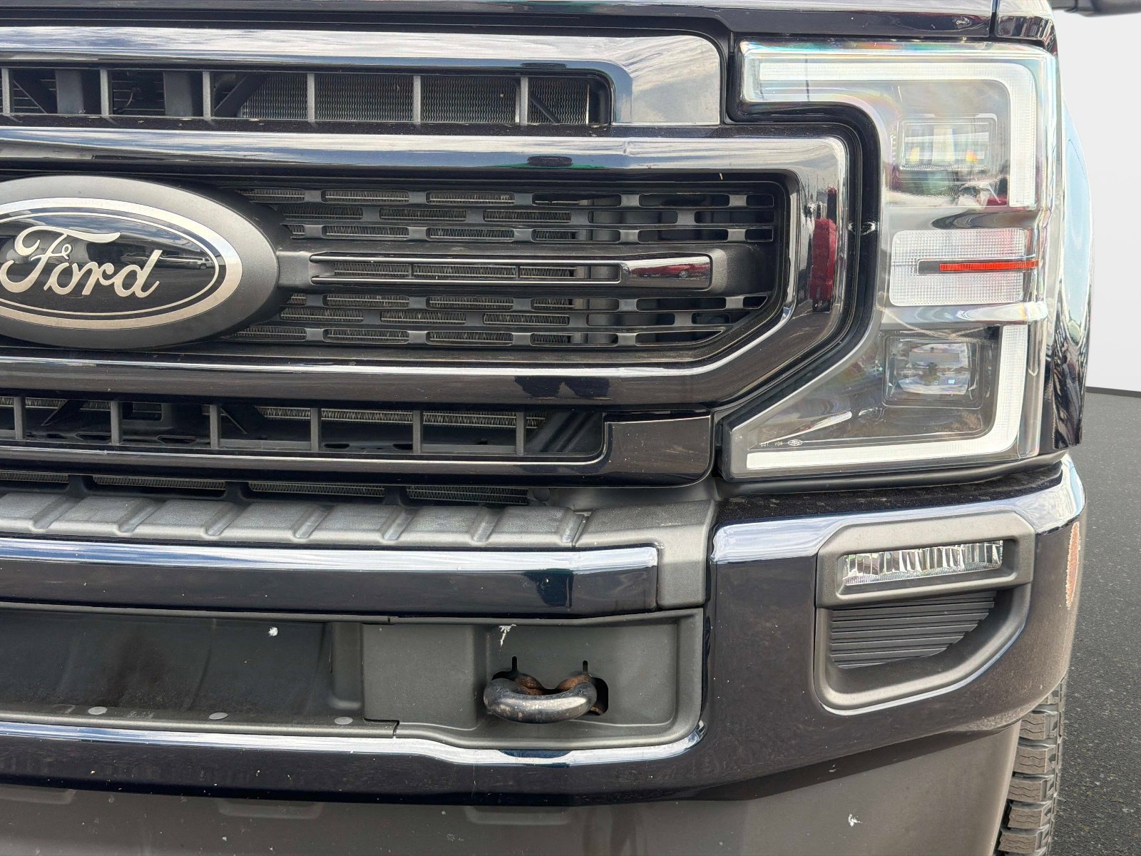 Used 2022 Ford F250 Lariat w/ Black Appearance Package AWD/4WD image 9