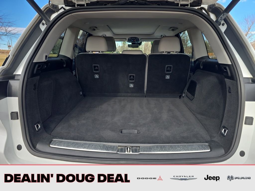 Used 2022 Jeep Grand Cherokee Overland w/ Advanced Protech Group III AWD/4WD image 24