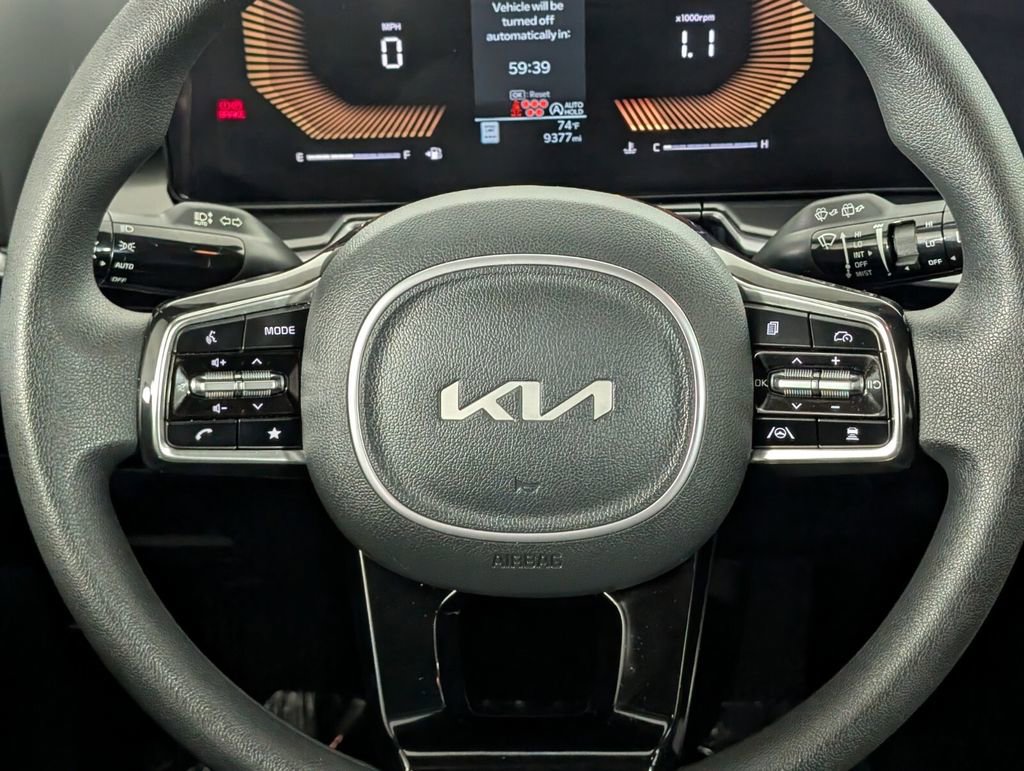 Used 2025 Kia Sorento LX image 15