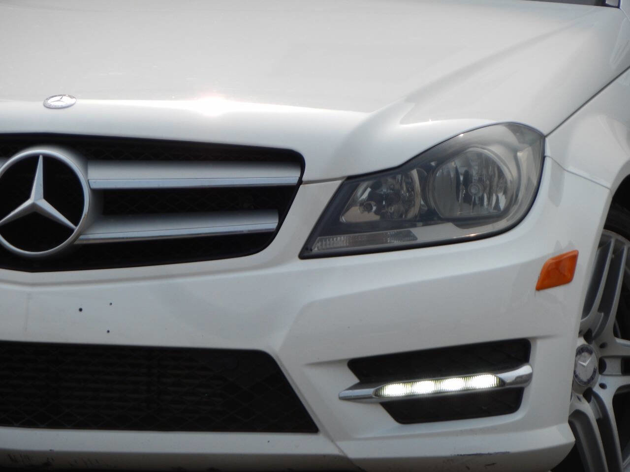 Used 2013 Mercedes-Benz C 250 Coupe image 4