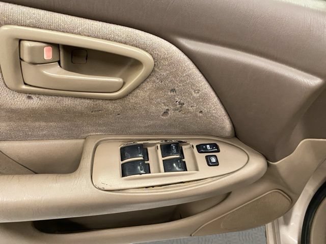 Used 1998 Toyota Camry LE FWD image 18