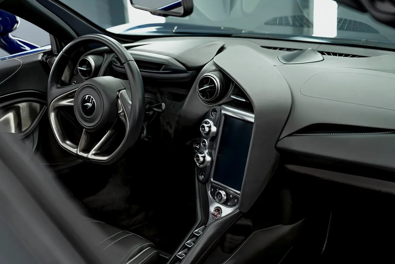 Used 2020 McLaren 720S Spider RWD image 27