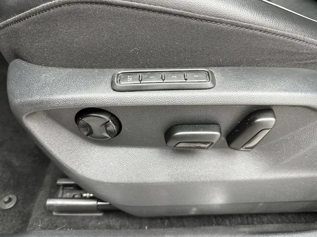 Used 2018 Volkswagen Tiguan SEL Premium w/ 3rd Row Seat Package AWD/4WD image 12