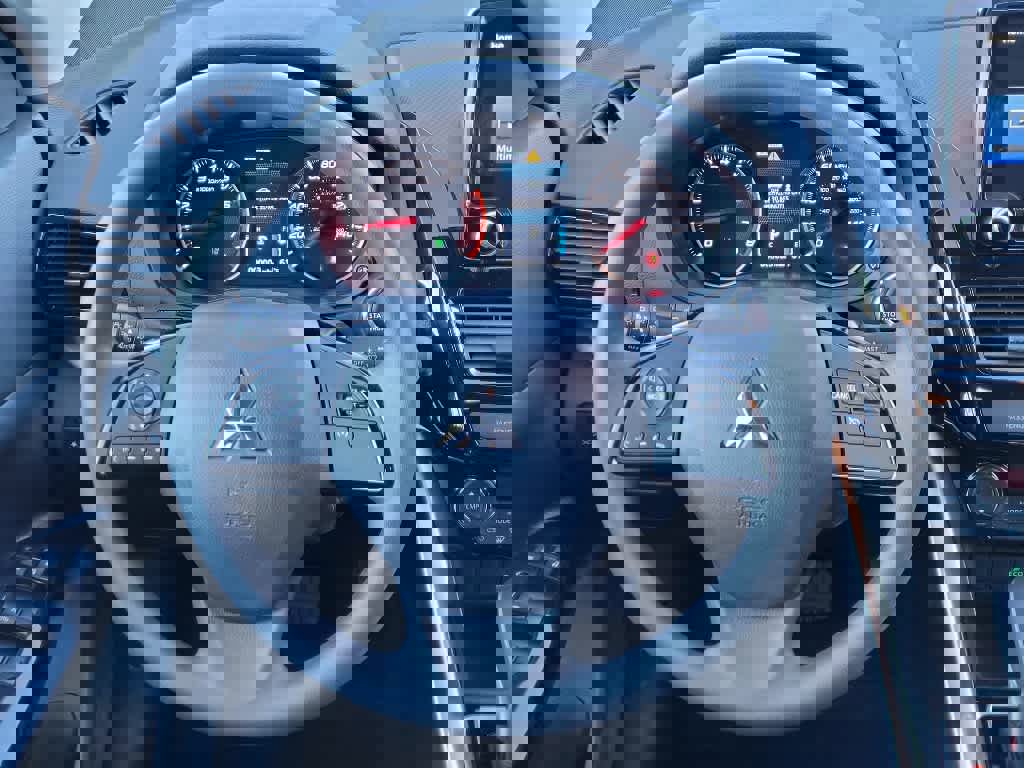 New 2025 Mitsubishi Eclipse Cross LE image 6