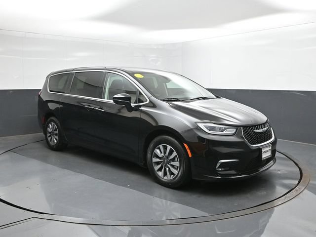 Used 2024 Chrysler Pacifica Limited FWD image 26