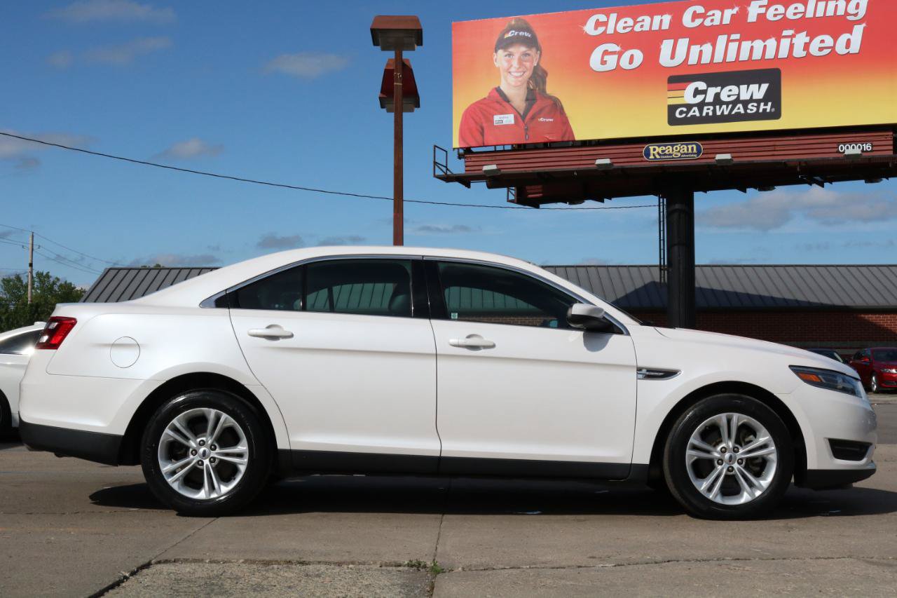 Used 2019 Ford Taurus SEL w/ Equipment Group 201A FWD image 8