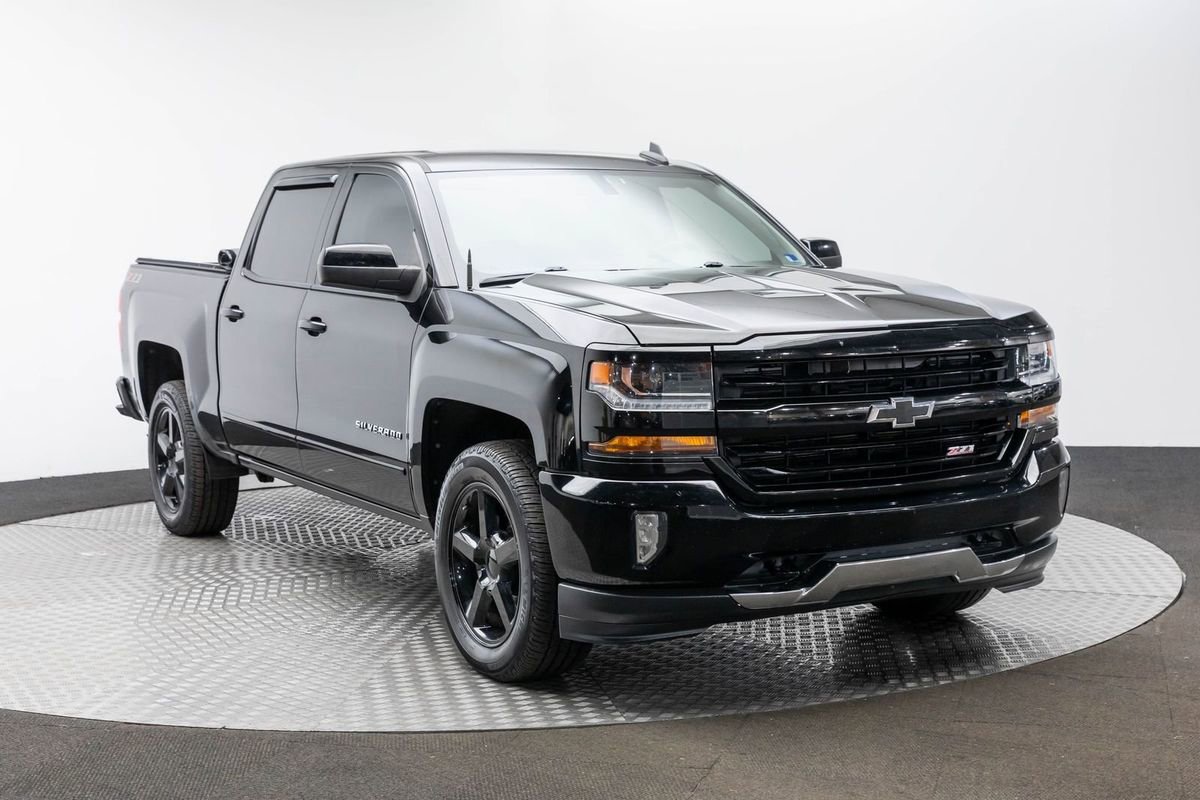 Used 2018 Chevrolet Silverado 1500 LT w/ All Star Edition AWD/4WD image 4
