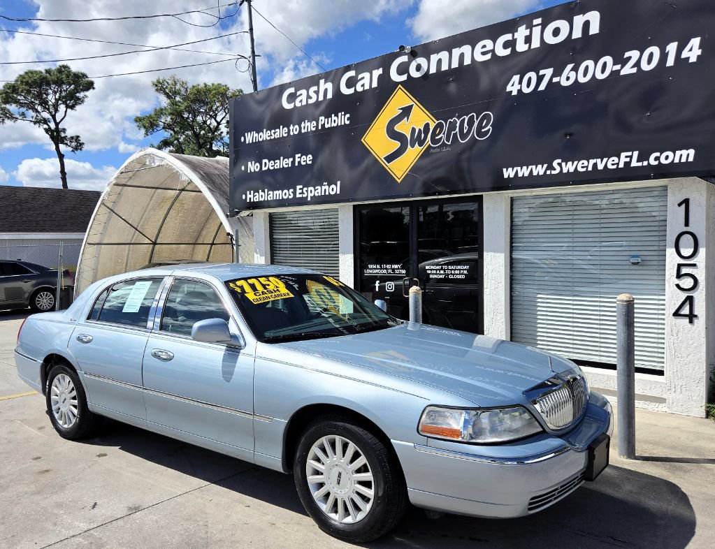 Used 2005 Lincoln Town Car Signature RWD image 5