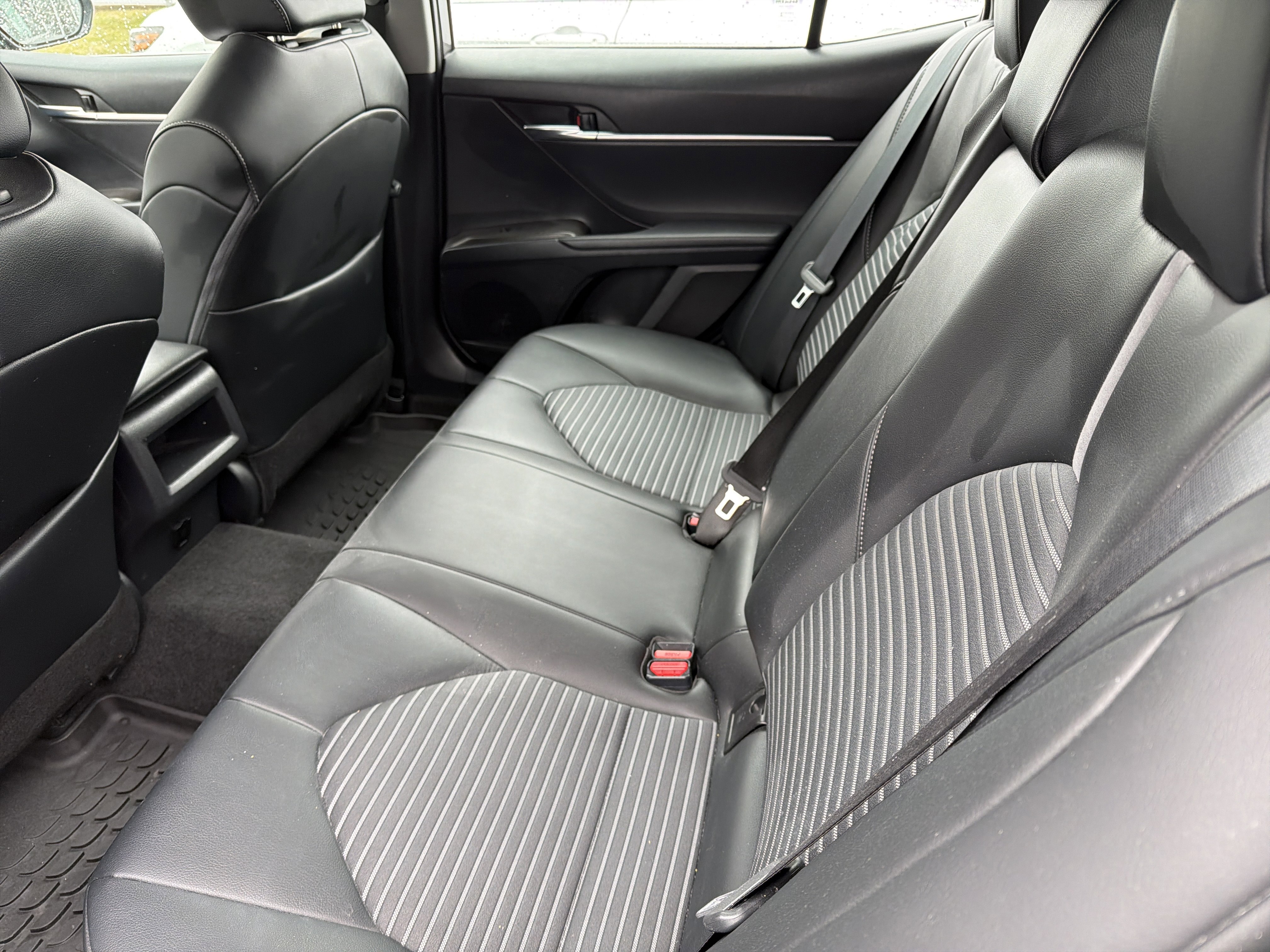 Used 2023 Toyota Camry SE w/ Cold Weather Package image 21