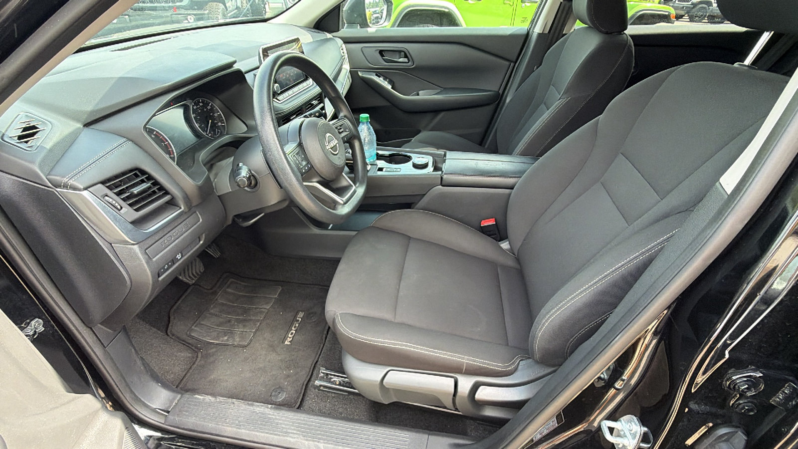 Used 2024 Nissan Rogue S AWD/4WD image 16