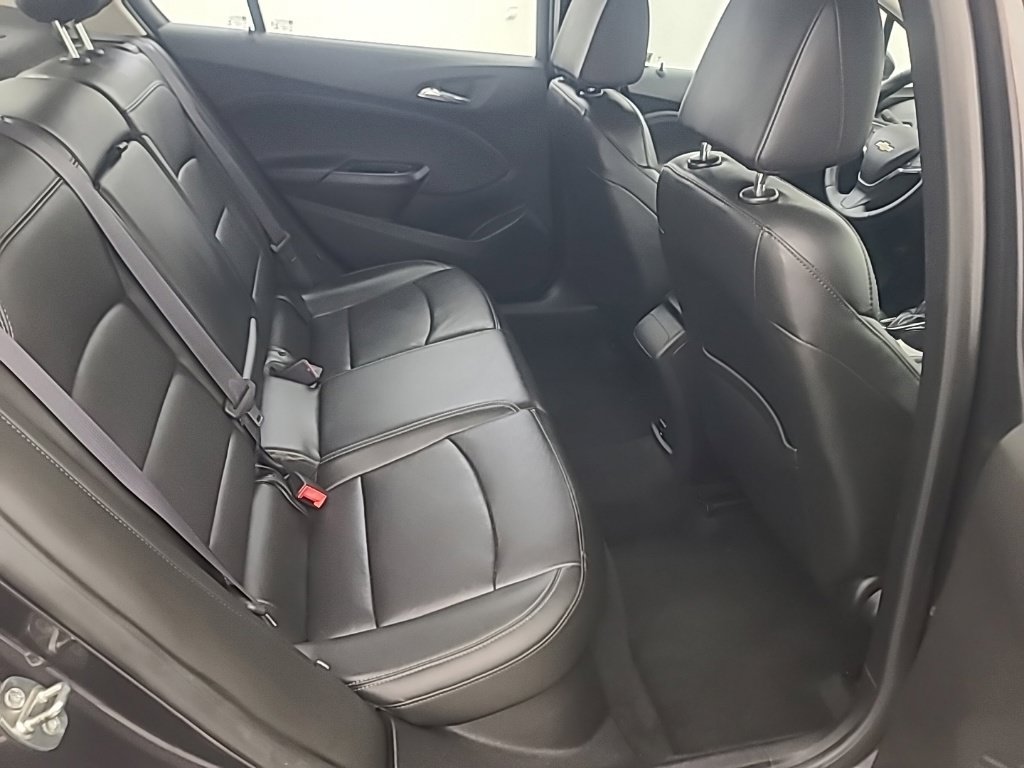 Used 2017 Chevrolet Cruze Premier FWD image 17