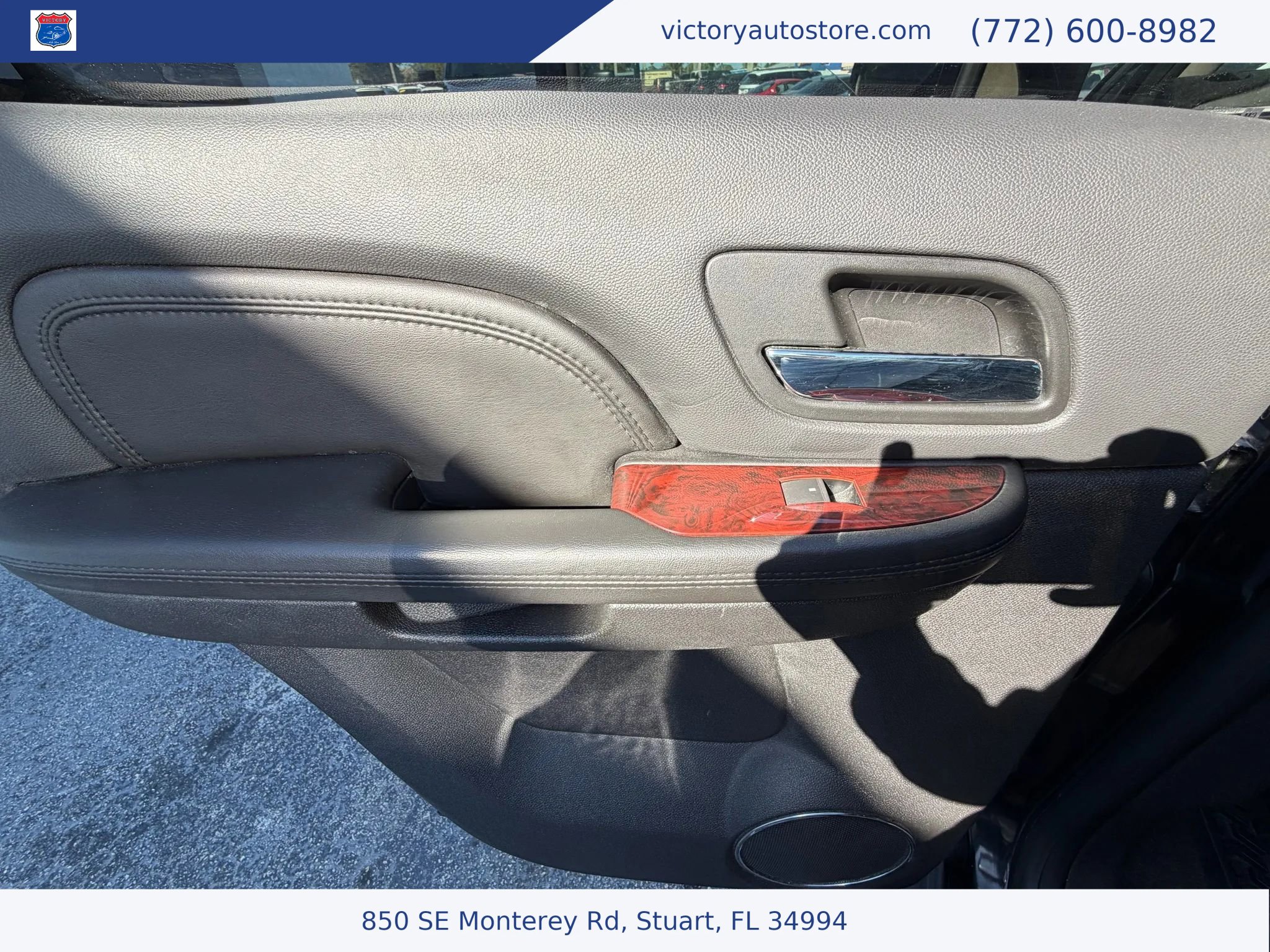 Used 2010 Cadillac Escalade Luxury image 34