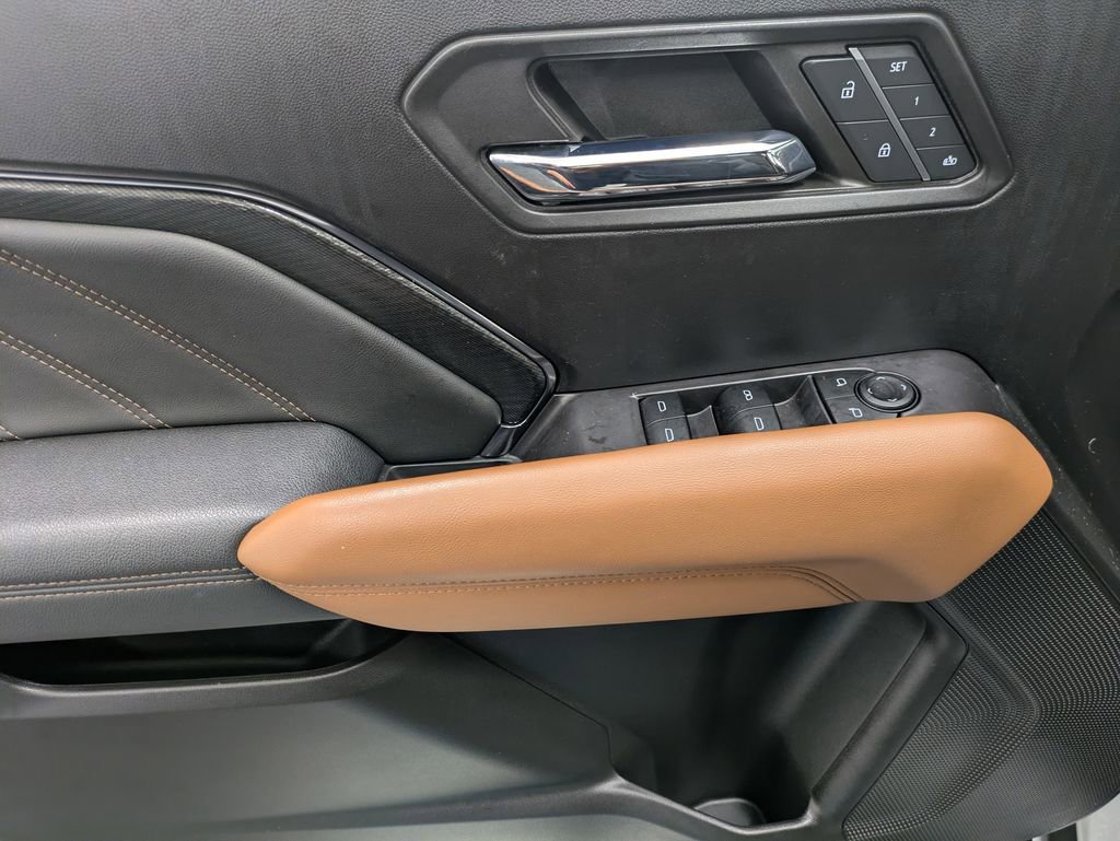 Used 2023 GMC Canyon AT4 w/ AT4 Premium Package image 10