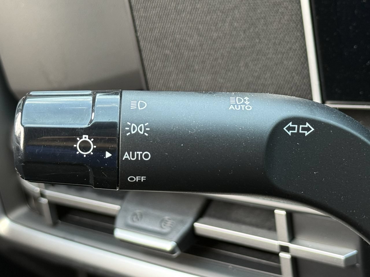 Certified 2026 Hyundai Santa Fe SEL FWD image 15
