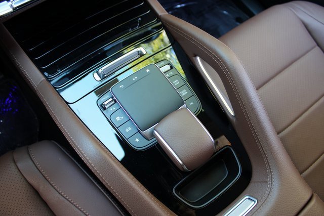 Used 2024 Mercedes-Benz GLE 450 4MATIC w/ AMG Line Exterior image 18