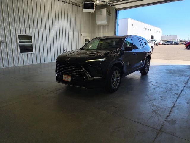 Used 2025 Buick Enclave Preferred AWD/4WD image 4
