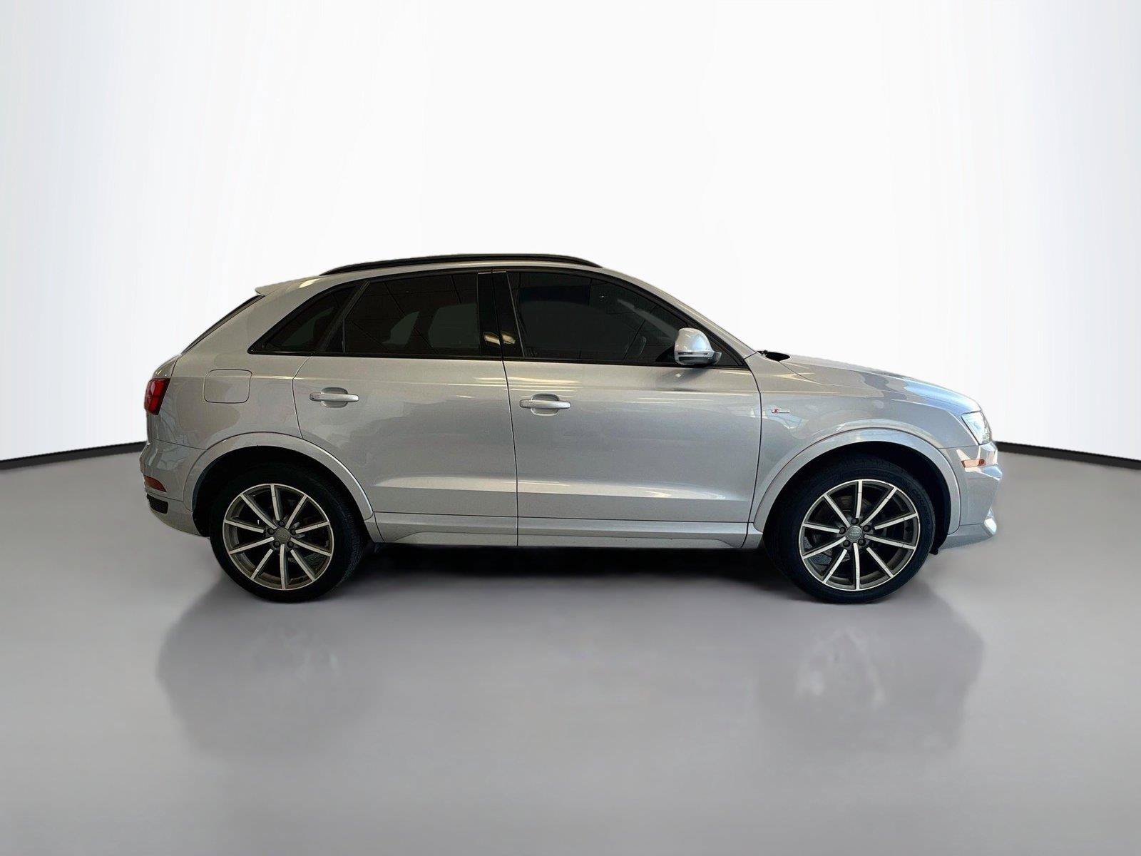 Used 2018 Audi Q3 2.0T Premium Plus w/ Premium Plus Package AWD/4WD image 16