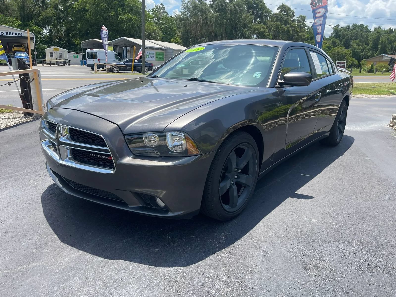 Used 2014 Dodge Charger SXT RWD image 3