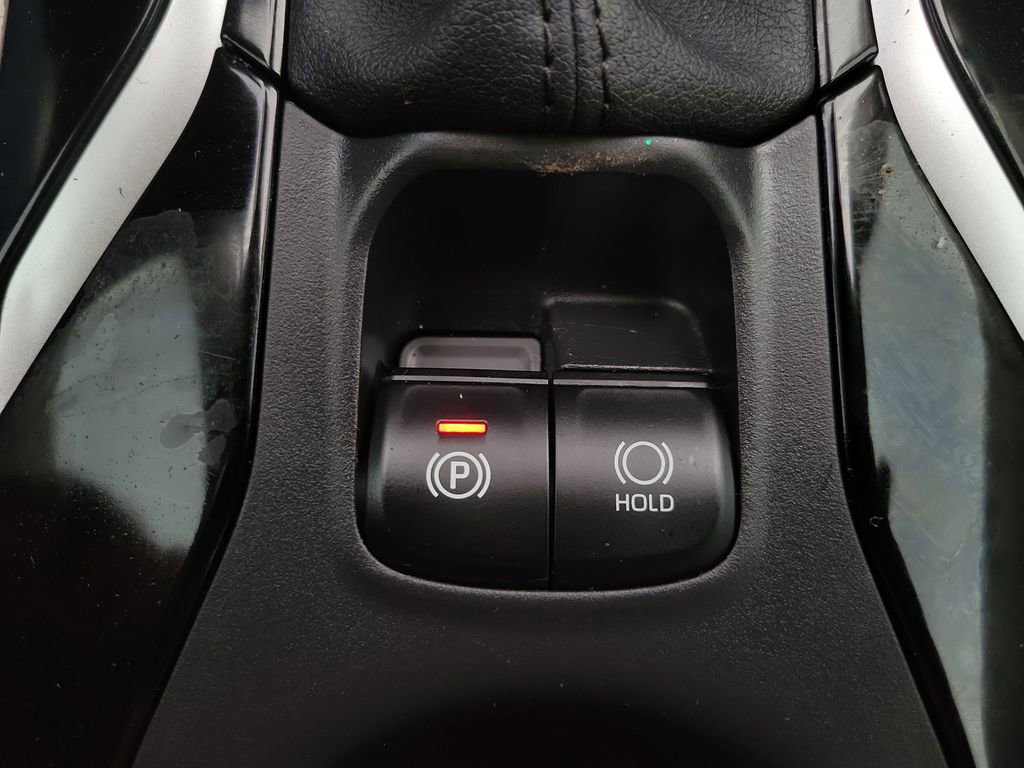 Used 2024 Toyota Corolla Cross XLE image 20