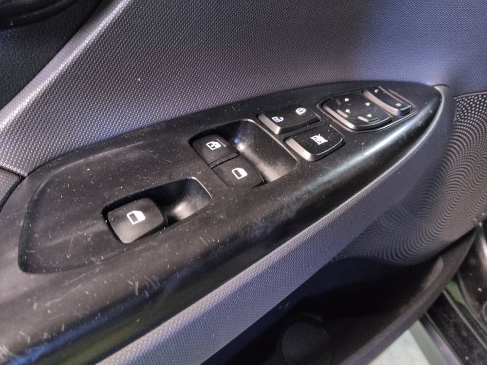 Used 2019 Hyundai Veloster Turbo FWD image 27