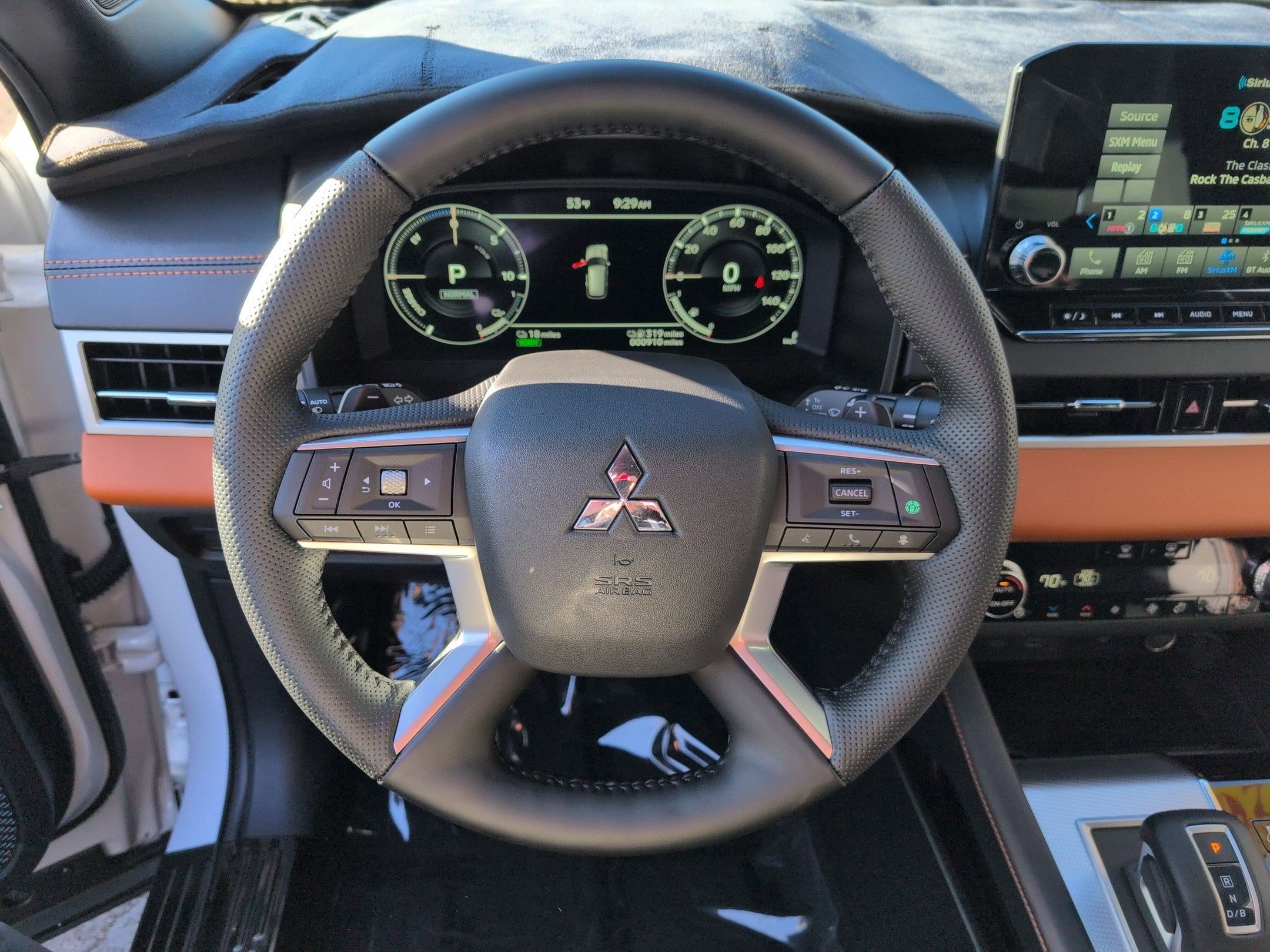 Used 2025 Mitsubishi Outlander SEL image 17